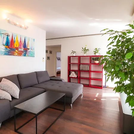 3-bedroom Penthouse Appartamento