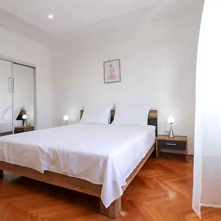 Apartmán 3-bedroom Penthouse *